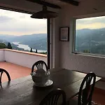 Casa Em Com Vista Para O Rio Douro * 레센데